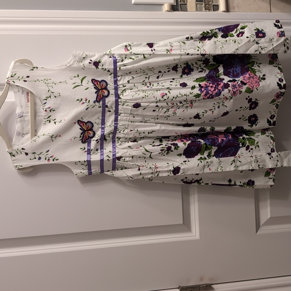 Flower/butterfly fancy girl dress size 7/8